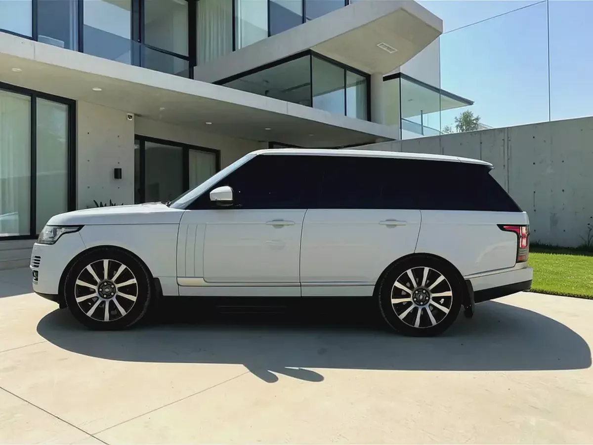 RANGE ROVER HSE | 5.0L V8 | 4WD | GCC SPECS | 2016-5-5