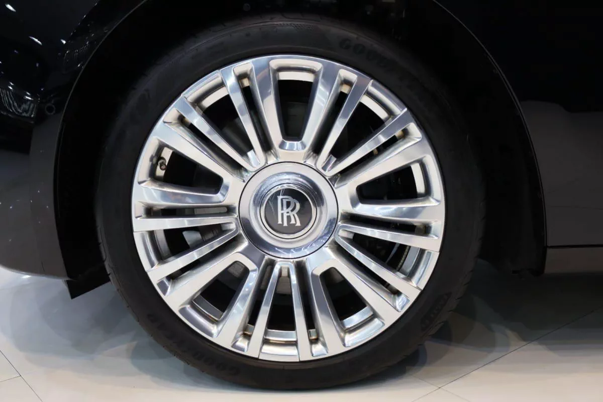 Rolls-Royce Ghost EWB-4-4