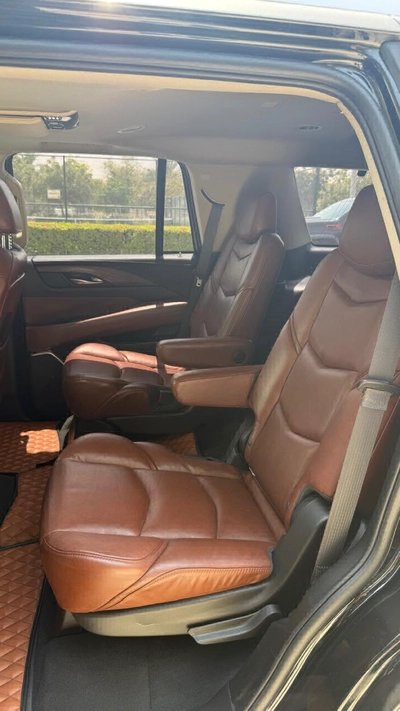 Cadillac Escalade SUV-7