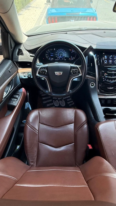 Cadillac Escalade SUV-2