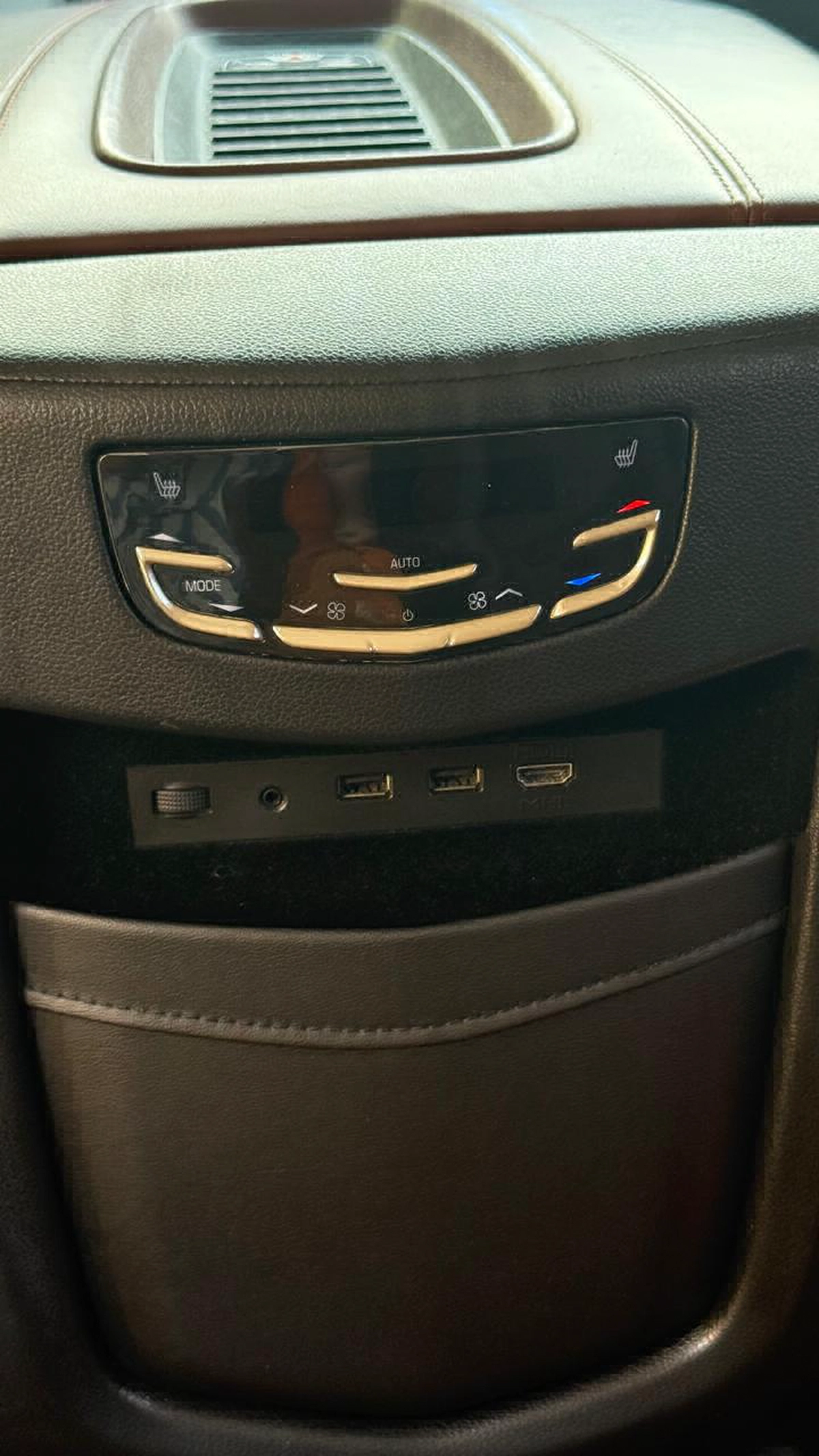 Cadillac Escalade SUV-8-8
