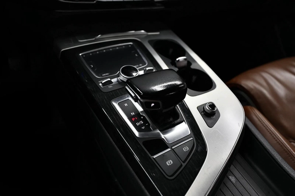 GCC | Audi Q7 | 7 Seater | 2,400 Monthly | Free Insurance and Registration