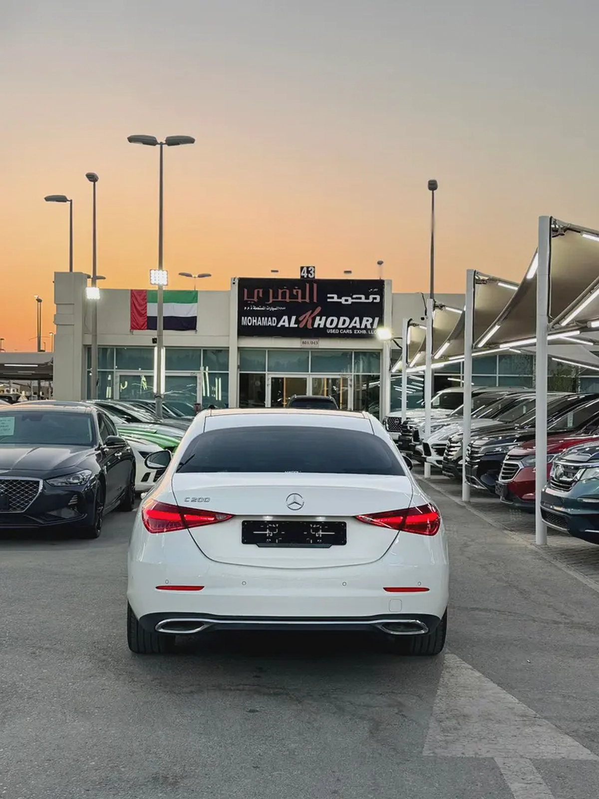 (2023 ) MERCEDES-BENZ // C200// KOREAN SPECS// BRAND NEW LUXURY//ORIGINAL PAINT//LOW MILEAGE//-4-4