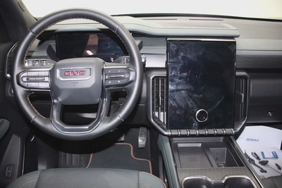 2025 GMC Acadia AT4 - GCC Specs - Brand New!-7