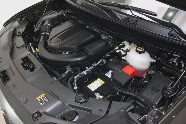 2025 GMC Acadia AT4 - GCC Specs - Brand New!