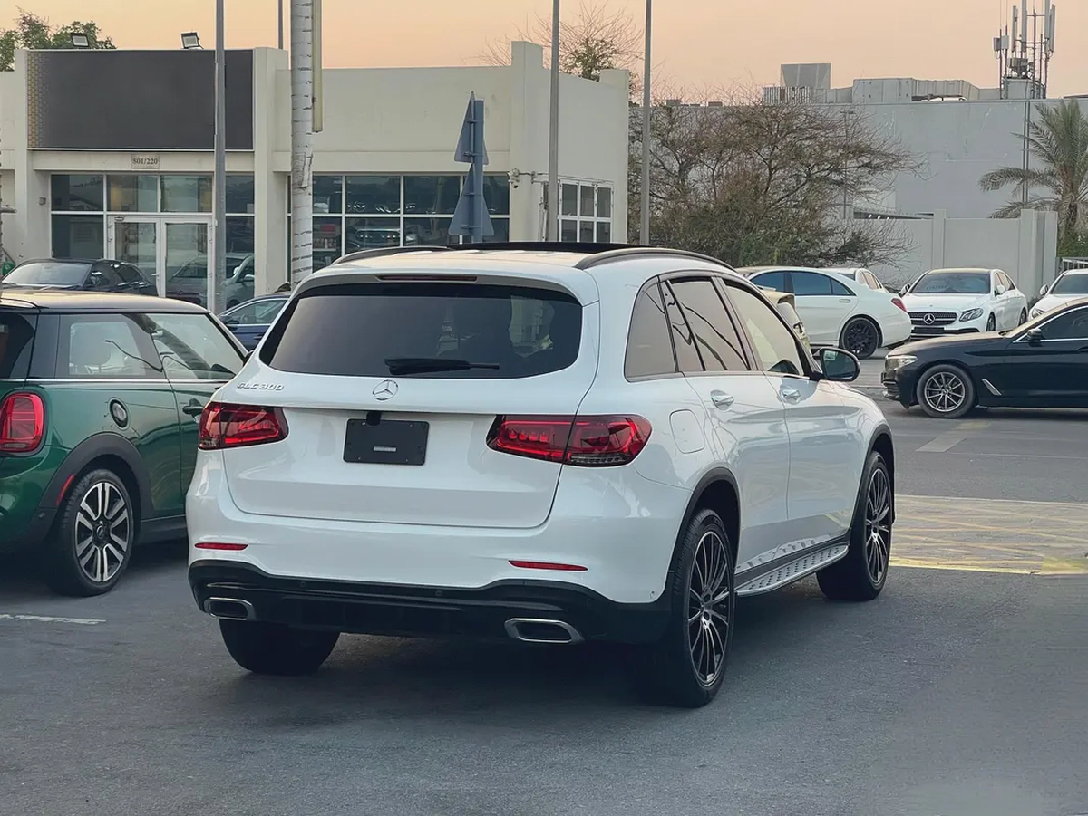 MERCEDES-BENZ - GLC300 - 2021 - V4 - 2,0L - BY TURBO - AMERICAN SPECS VERY GOOD CONDITION