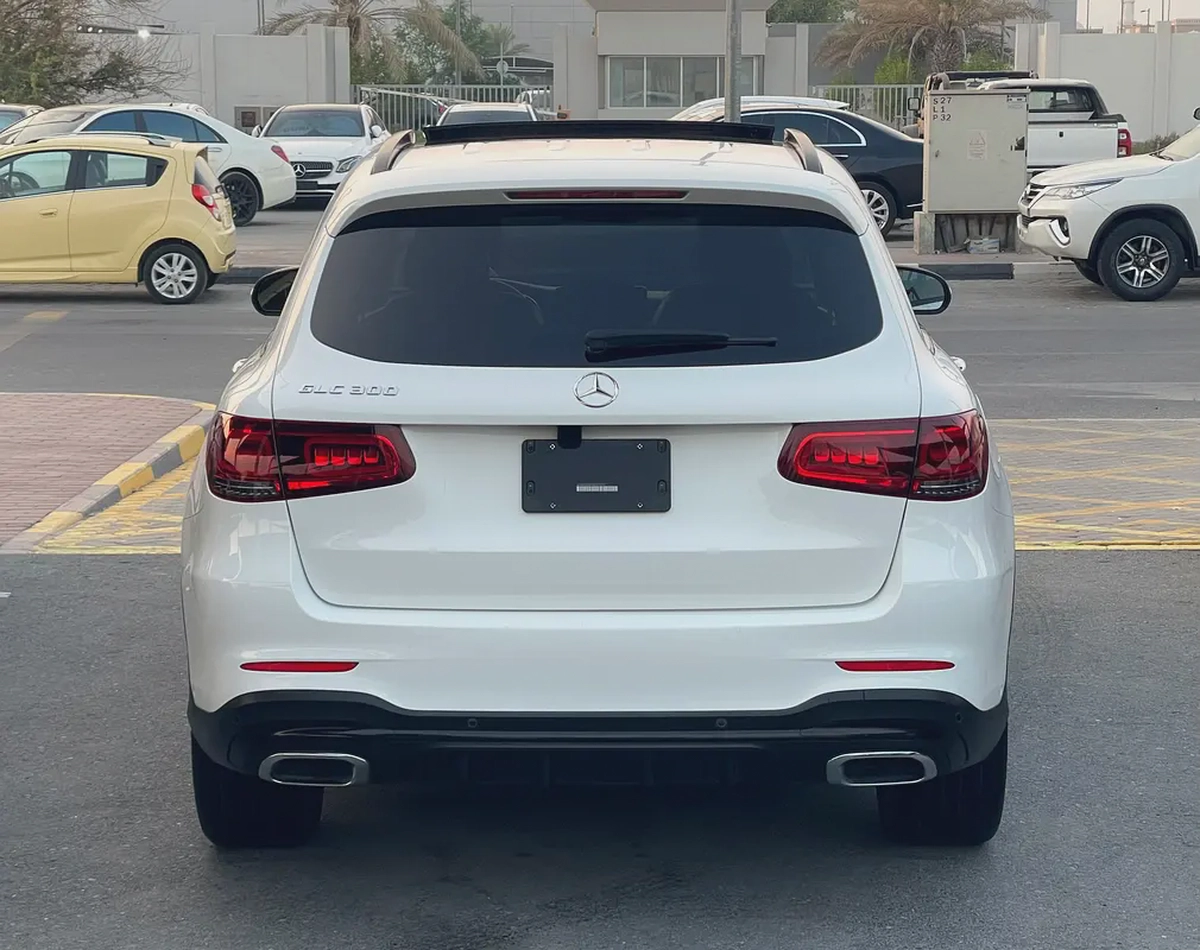 MERCEDES-BENZ - GLC300 - 2021 - V4 - 2,0L - BY TURBO - AMERICAN SPECS VERY GOOD CONDITION