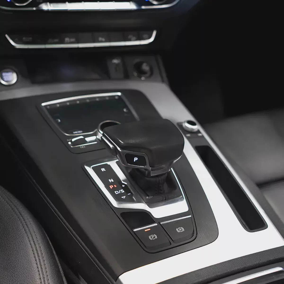 AED 1,724 p.m • 0% Downpayment • Audi Q5 45TFSI S-Line • 1 Year Warranty-12-12