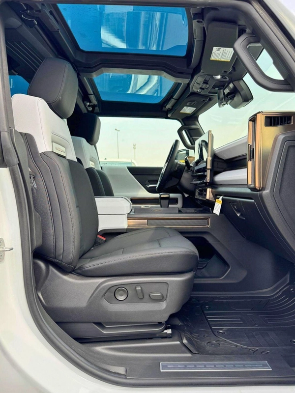 GMC Hummer EV PICKUP / 1.5L ELECTRIC / 360* CAMERA / PANORAMIC ROOF (CODE # 69056)
