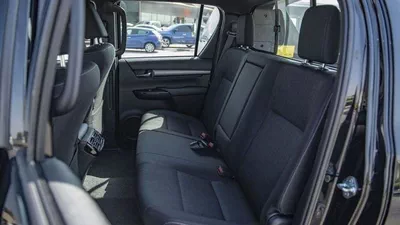 Toyota Hilux ADVENTURE 4.0L-11