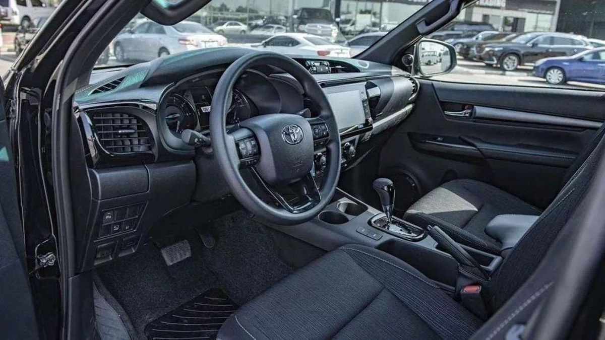 Toyota Hilux ADVENTURE 4.0L-9-0