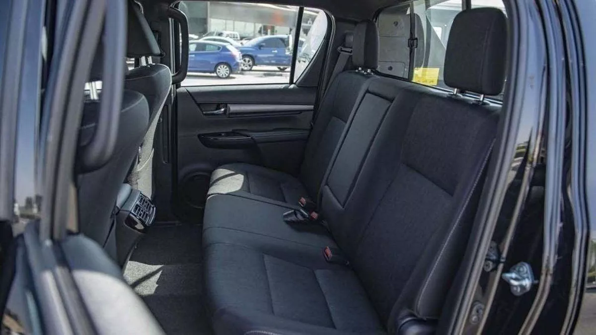 Toyota Hilux ADVENTURE 4.0L-11-0