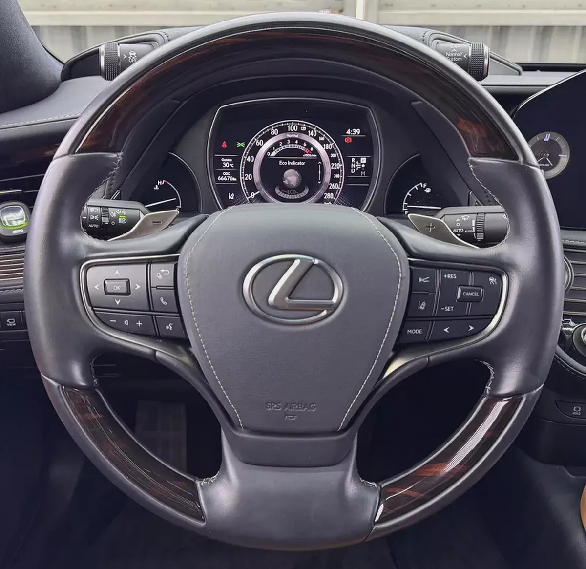 Lexus LS 500 2022 | Well Maintained | GCC | Pristine Condition-12-12
