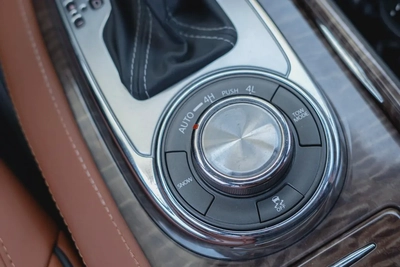 Nissan Armada Platinum 2020 - American Specs-10