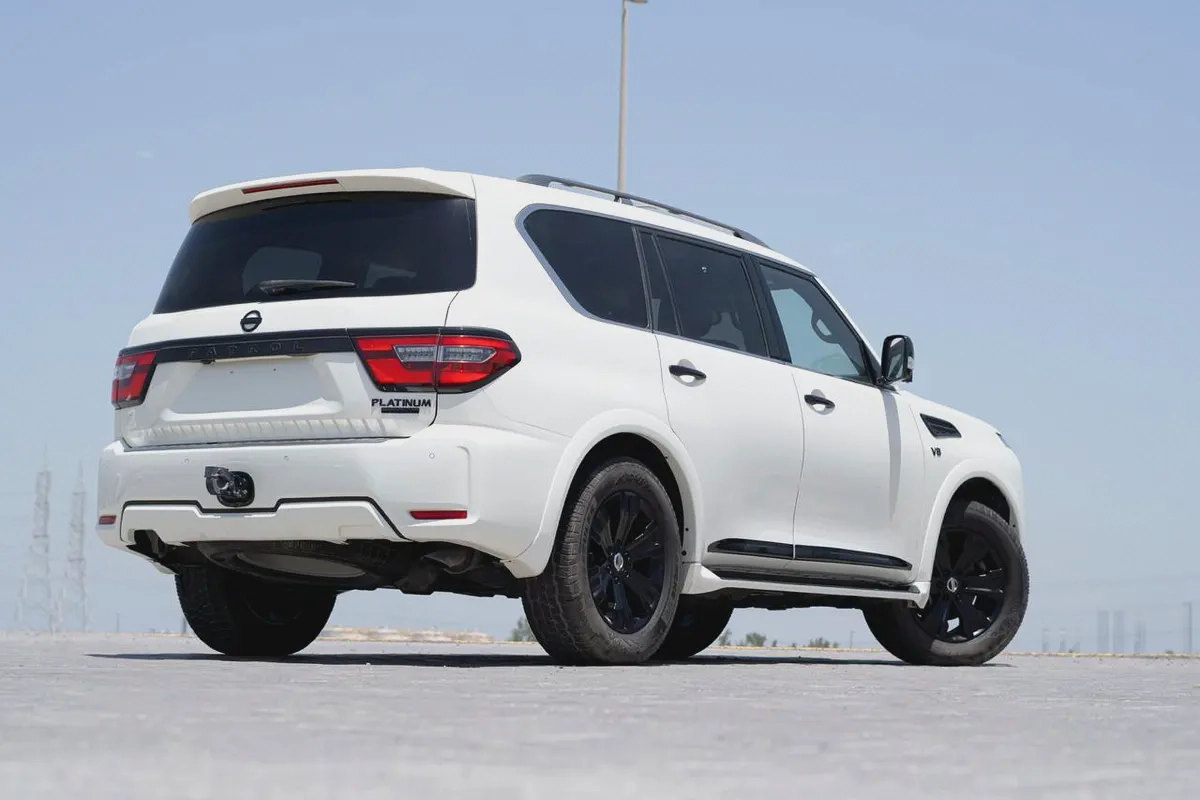 Nissan Armada Platinum 2020 - American Specs-4-4
