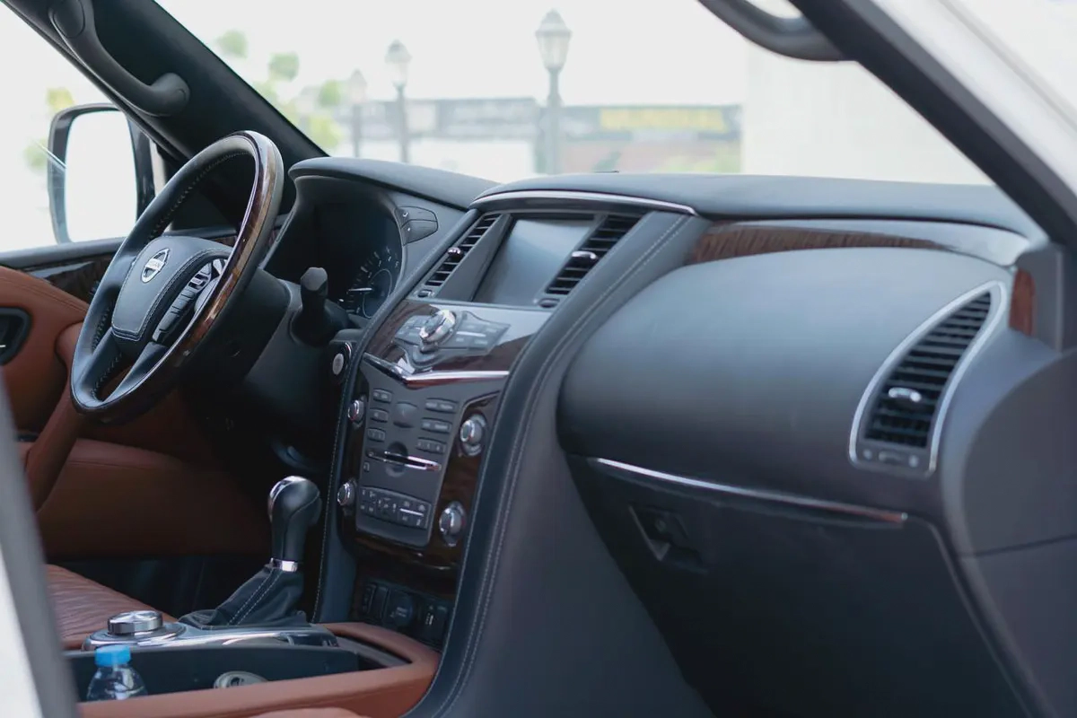 Nissan Armada Platinum 2020 - American Specs-8-8