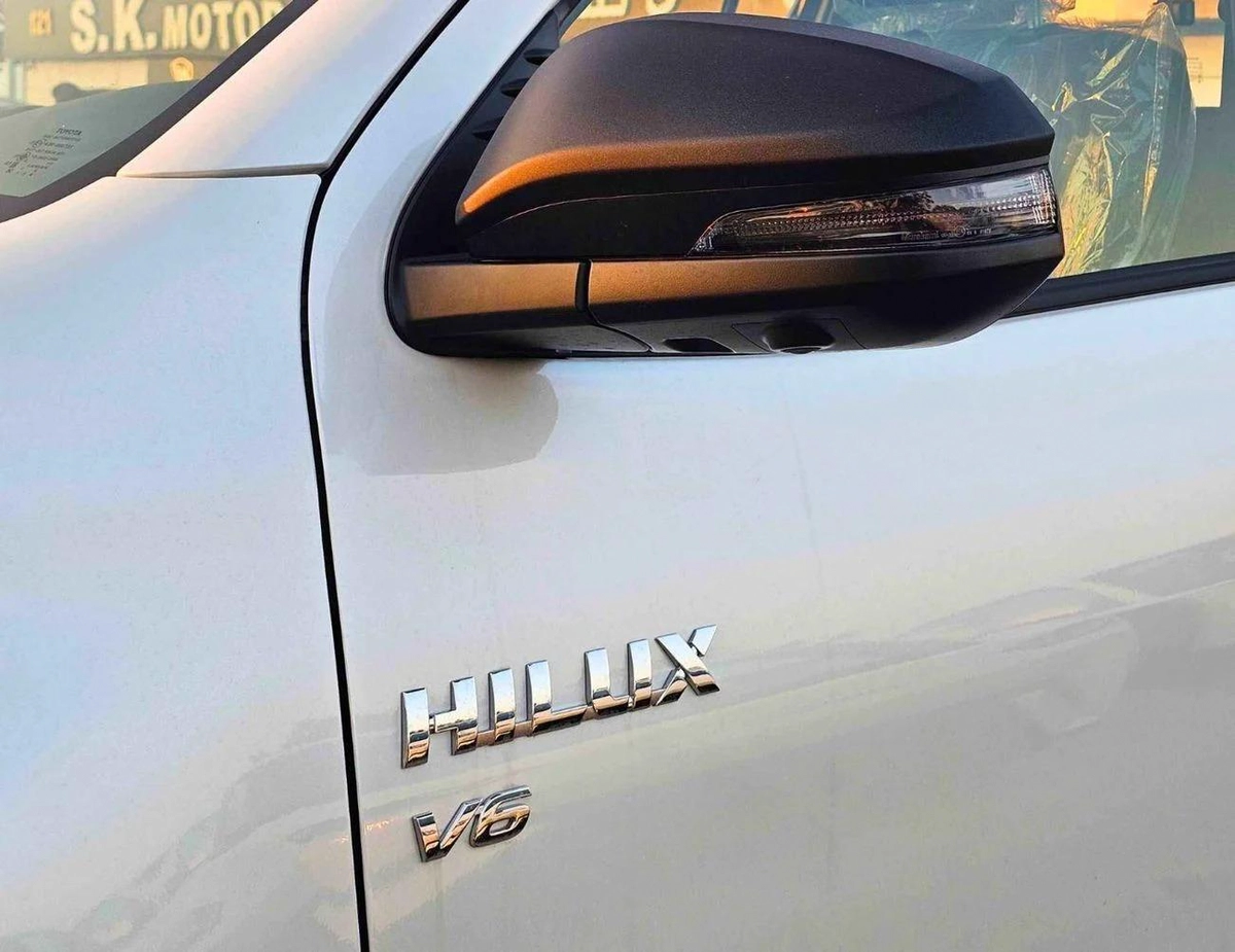 Toyota Hilux ADVENTURE WIDE BODY | 4.0L V6 PETROL | 360 CAMERA | BLIND SPOT | BULLBAR-1-1