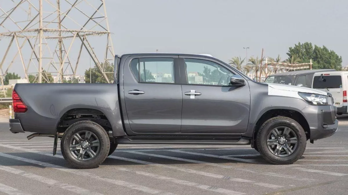 Toyota Hilux SGLX HILUX 2.4L AT DIESEL-9-0