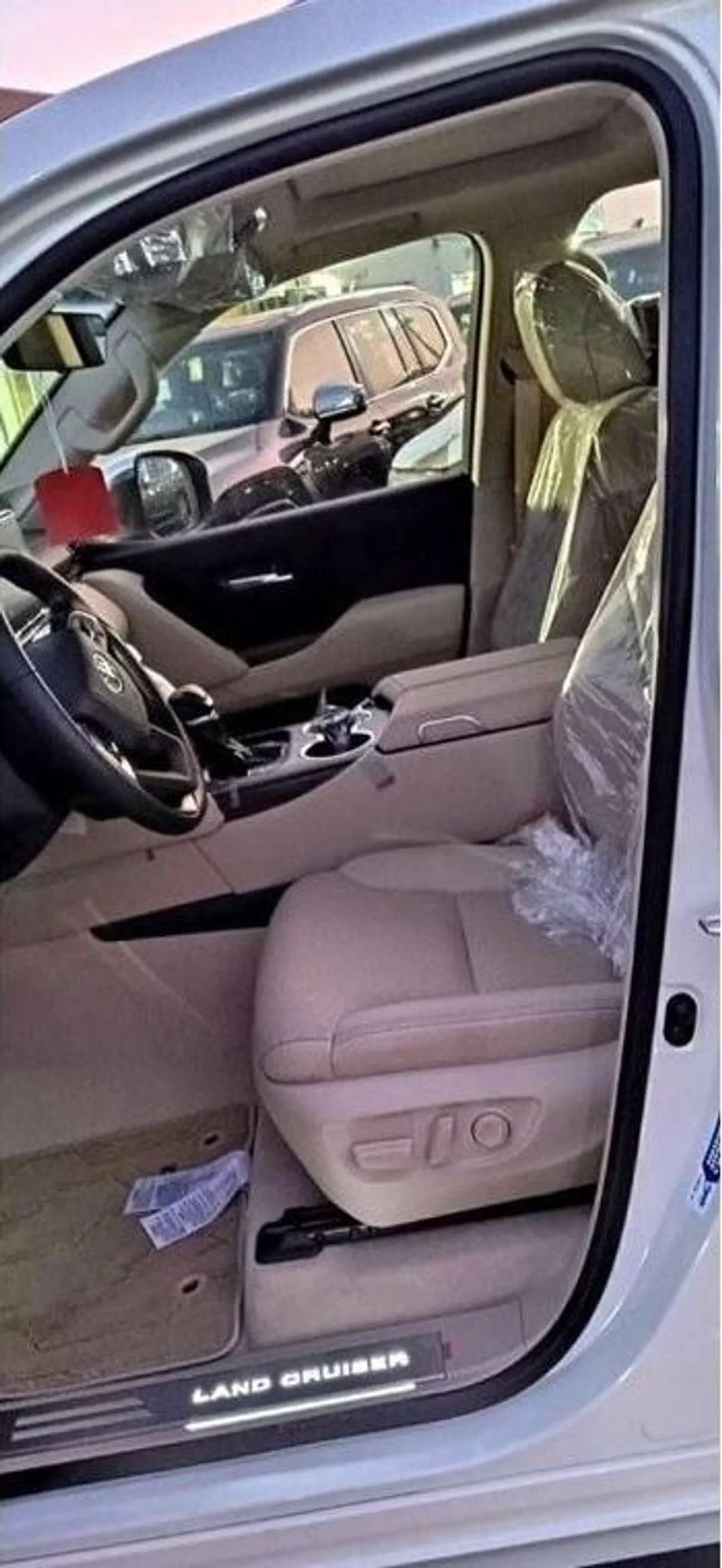 Toyota Land Cruiser VXR TOYOTA LANDCRUISER VXR WHITE-14-0