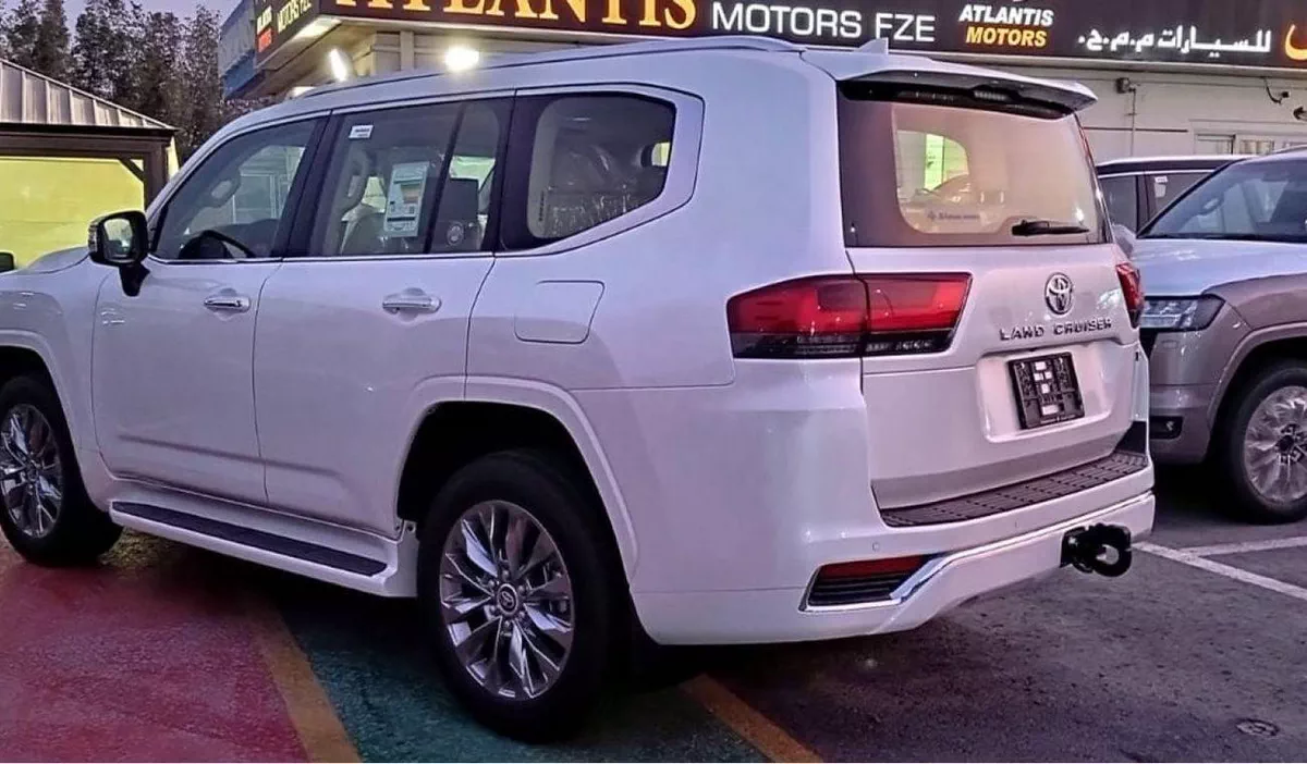 Toyota Land Cruiser VXR TOYOTA LANDCRUISER VXR WHITE-6-0