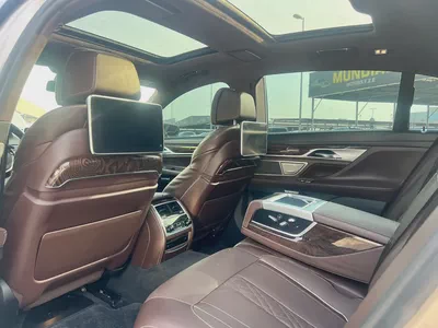 Pristine BMW 750Li Exclusive 2018 | GCC Specs | Full Service History-8