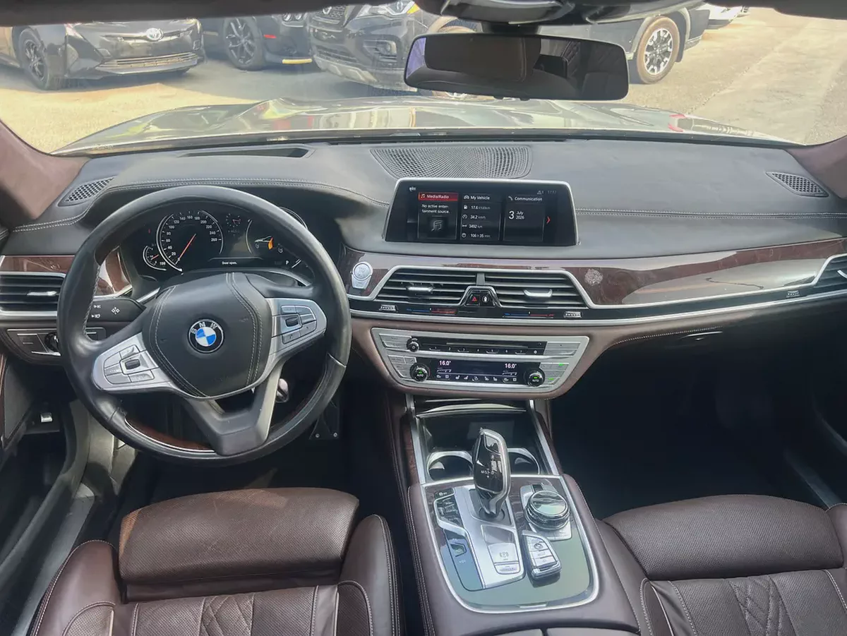 Pristine BMW 750Li Exclusive 2018 | GCC Specs | Full Service History-12-12