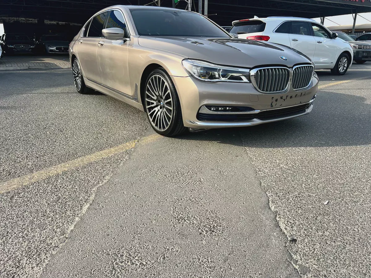 Pristine BMW 750Li Exclusive 2018 | GCC Specs | Full Service History-5-5