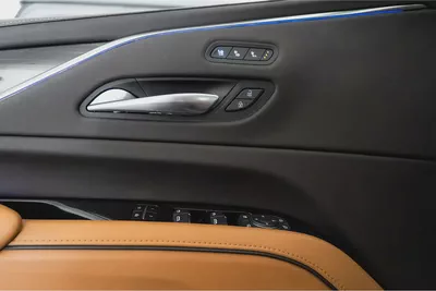2023 CADILLAC ESCALADE 600 Sport Platinum / Full Cadillac Service History-9