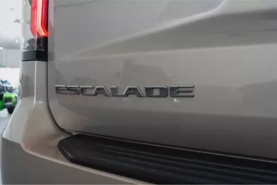 2023 CADILLAC ESCALADE 600 Sport Platinum / Full Cadillac Service History-17