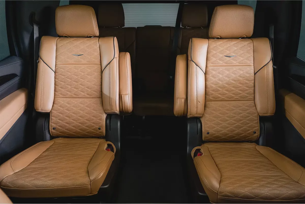 2023 CADILLAC ESCALADE 600 Sport Platinum / Full Cadillac Service History-12-12