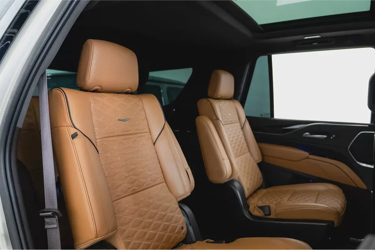 2023 CADILLAC ESCALADE 600 Sport Platinum / Full Cadillac Service History-14-14