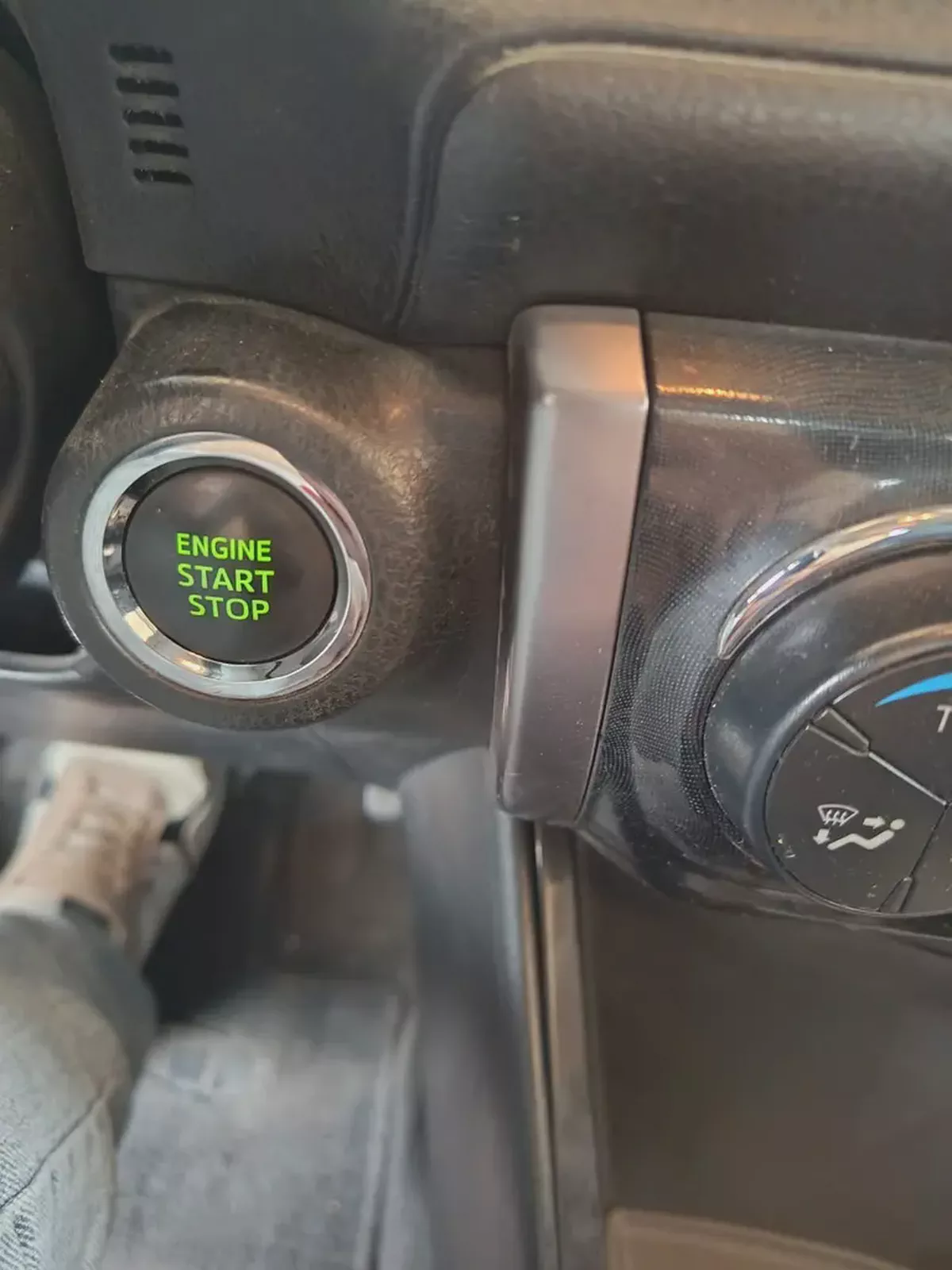Toyota YARIS 2014 SE+ 1.5L Full Option Push Start-7-7