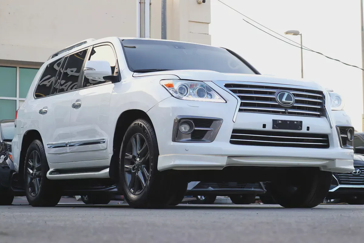 Lexus LX 570 Sport 2015 | GCC Specs | Pristine Condition-2-2