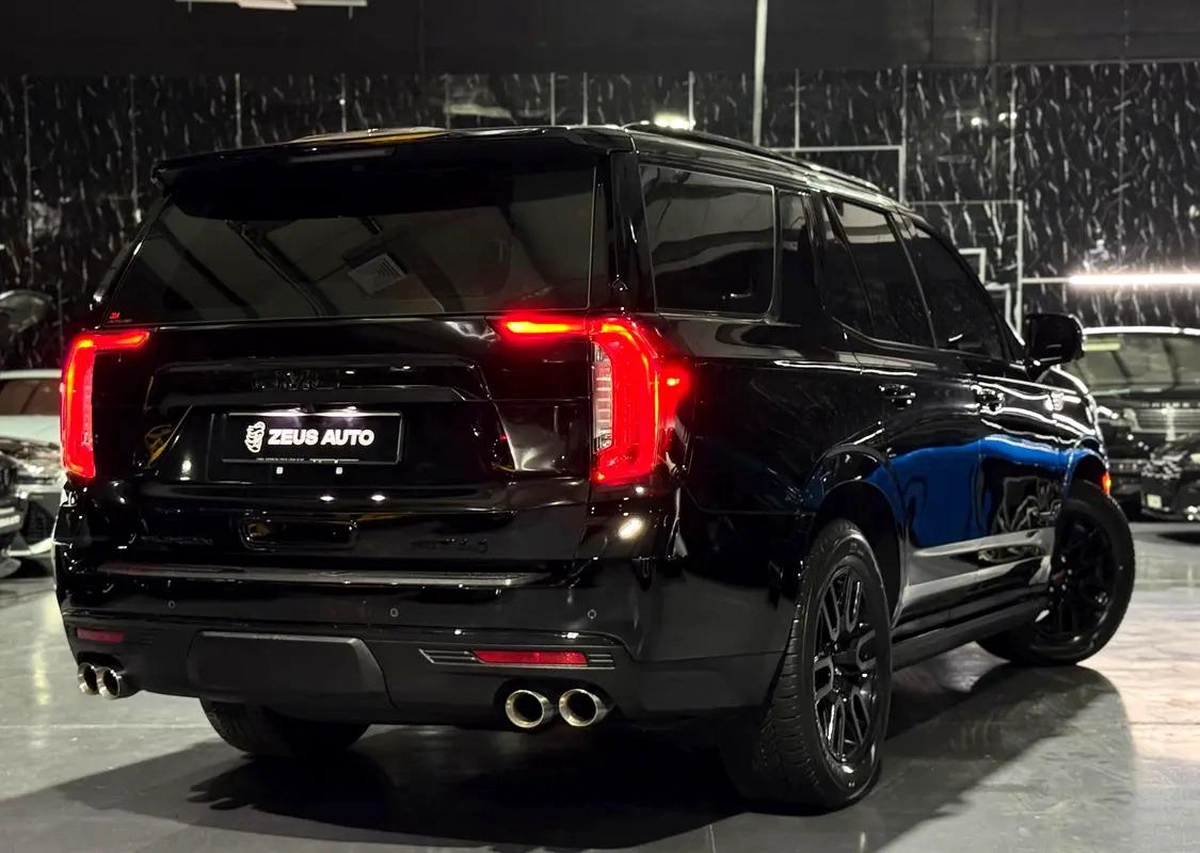 GMC Yukon 2024 GCC specs for 215,000.00 AED-4-4