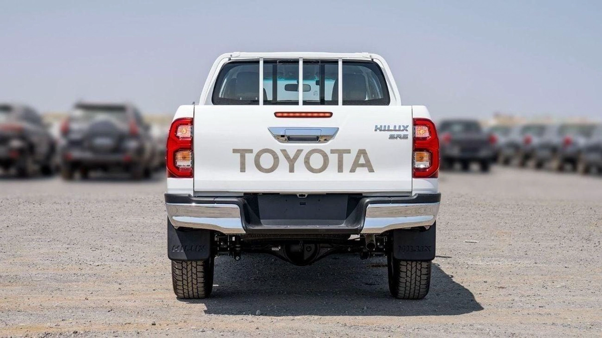 Toyota Hilux Toyota Hilux 2.4L AT Full option 2024-4-4