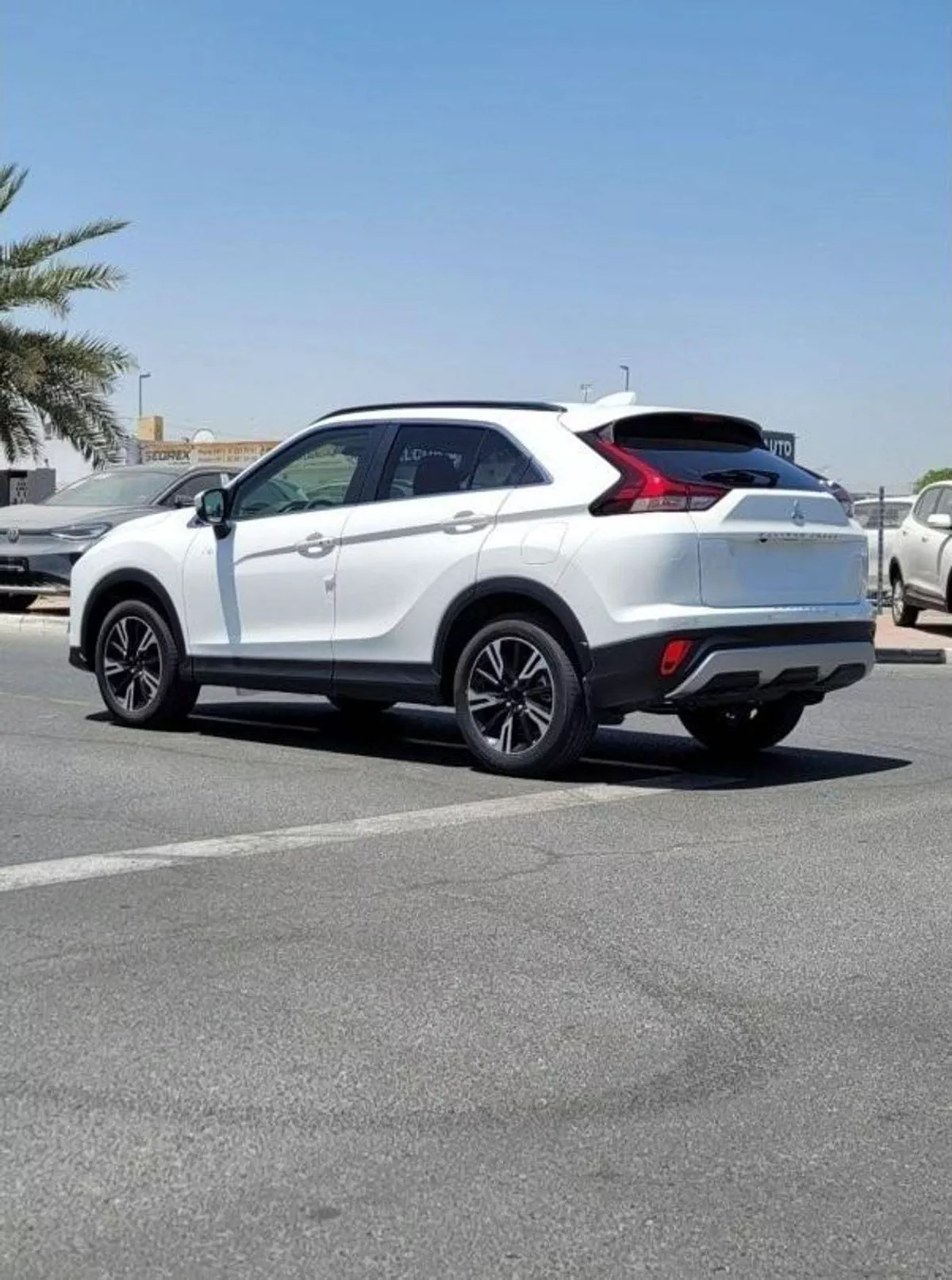Mitsubishi Eclipse ECLIPSE CROSS-2-0