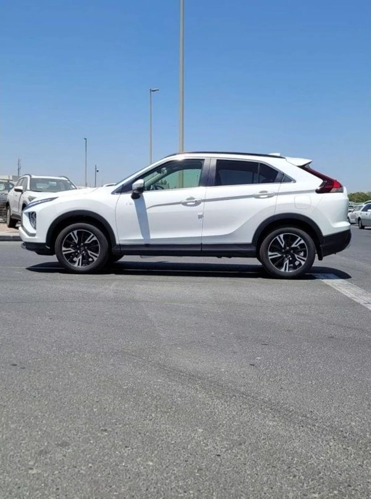 Mitsubishi Eclipse ECLIPSE CROSS-6-0
