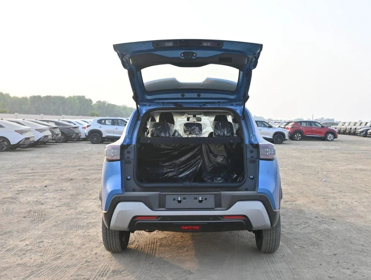Nissan Magnite SV-8-8