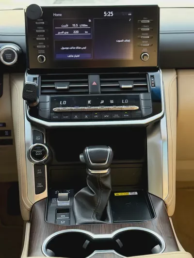 تويوتا لاند كروزر gxr بدون تربوToyota Land Cruiser GXR 2023 | GCC Specs | Pristine Condition-16