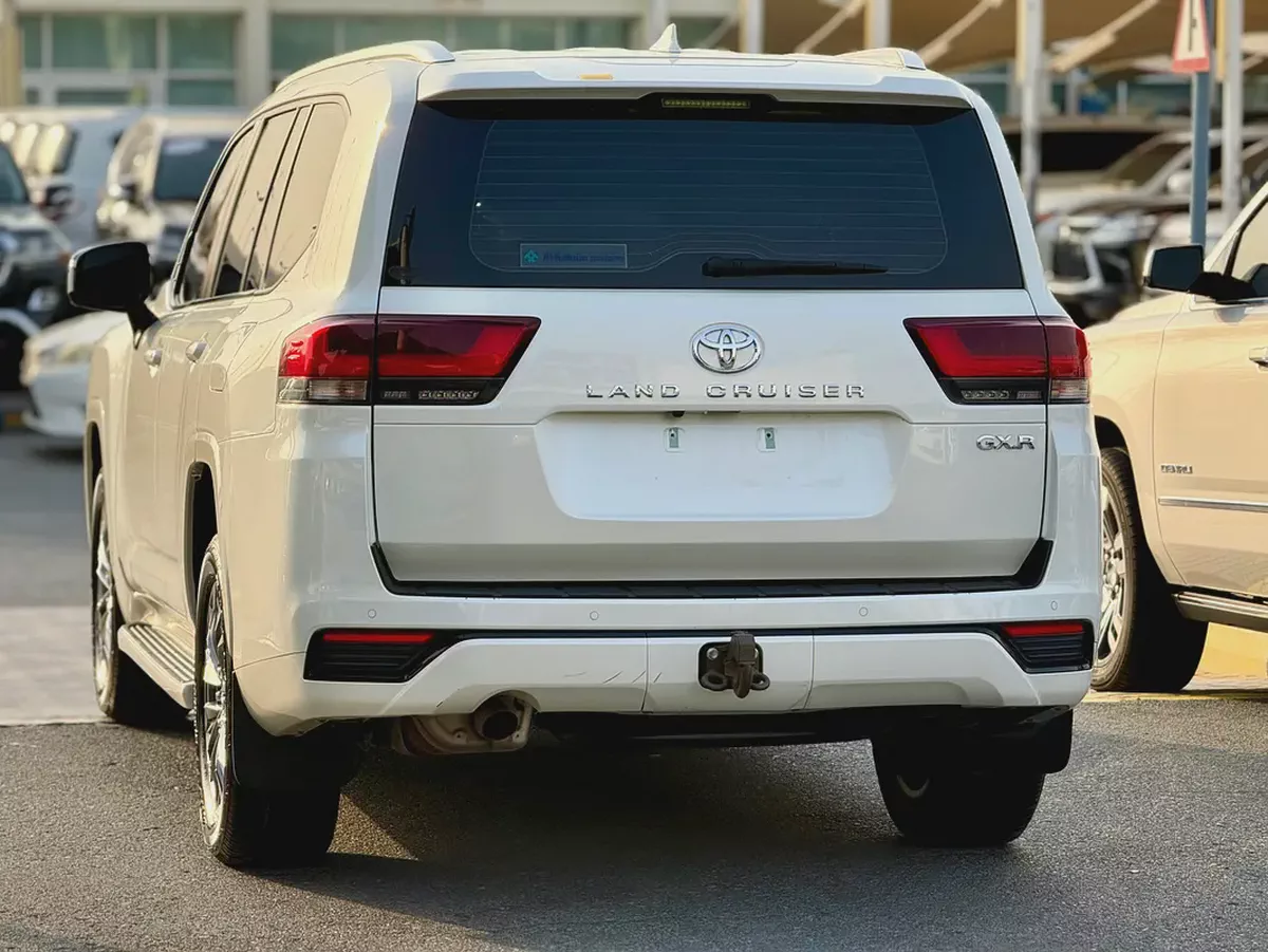 تويوتا لاند كروزر gxr بدون تربوToyota Land Cruiser GXR 2023 | GCC Specs | Pristine Condition-10-10