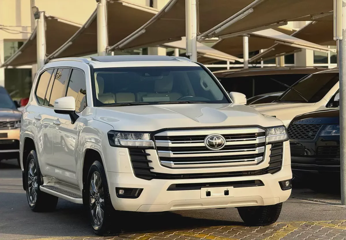 تويوتا لاند كروزر gxr بدون تربوToyota Land Cruiser GXR 2023 | GCC Specs | Pristine Condition-3-3