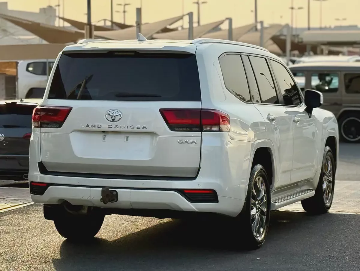 تويوتا لاند كروزر gxr بدون تربوToyota Land Cruiser GXR 2023 | GCC Specs | Pristine Condition-8-8