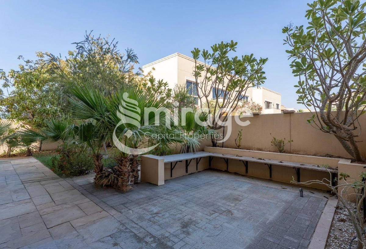 Single Row 4BR TH| Next to Corner |Prime Location