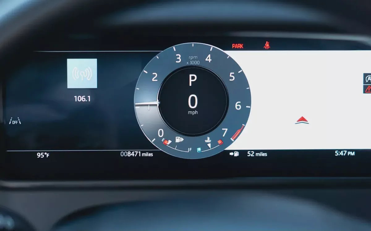2025 Land Rover Range Rover Velar Dynamic SE – American Specs, Immaculate-15-15
