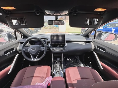 2025 TOYOTA COROLLA CROSS 1.8L HYBRID PETROL A/T SUNROOF FULL GCC BRAND NEW 0KM-5