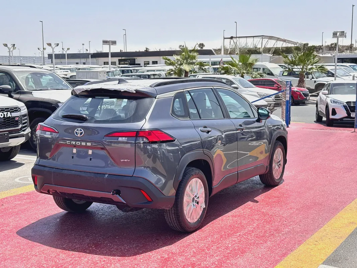 2025 TOYOTA COROLLA CROSS 1.8L HYBRID PETROL A/T SUNROOF FULL GCC BRAND NEW 0KM-2-2