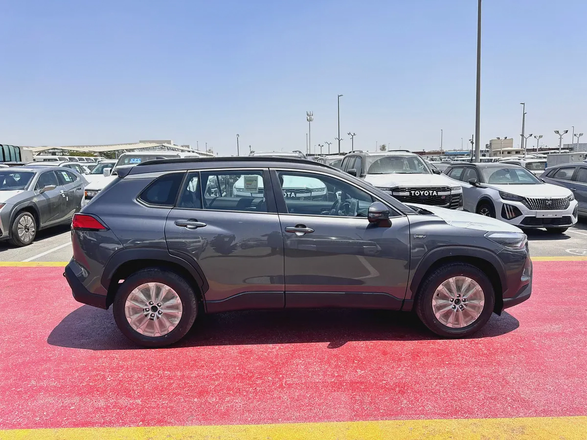 2025 TOYOTA COROLLA CROSS 1.8L HYBRID PETROL A/T SUNROOF FULL GCC BRAND NEW 0KM-4-4