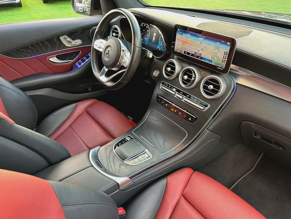 (2021) MERCEDES GLC300 //AMG// GCC FULL OPTION -EXCELLENT CONDITION--16-16