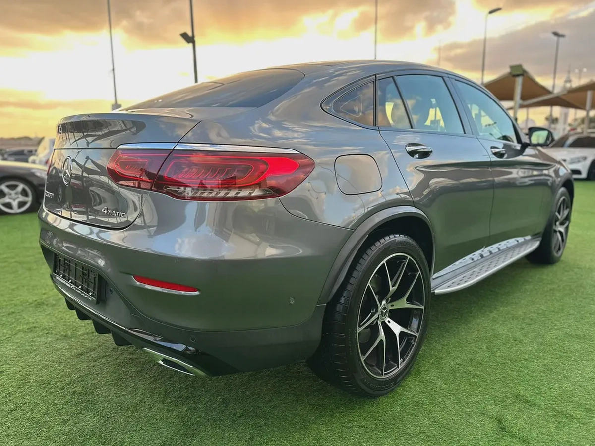 (2021) MERCEDES GLC300 //AMG// GCC FULL OPTION -EXCELLENT CONDITION--4-4