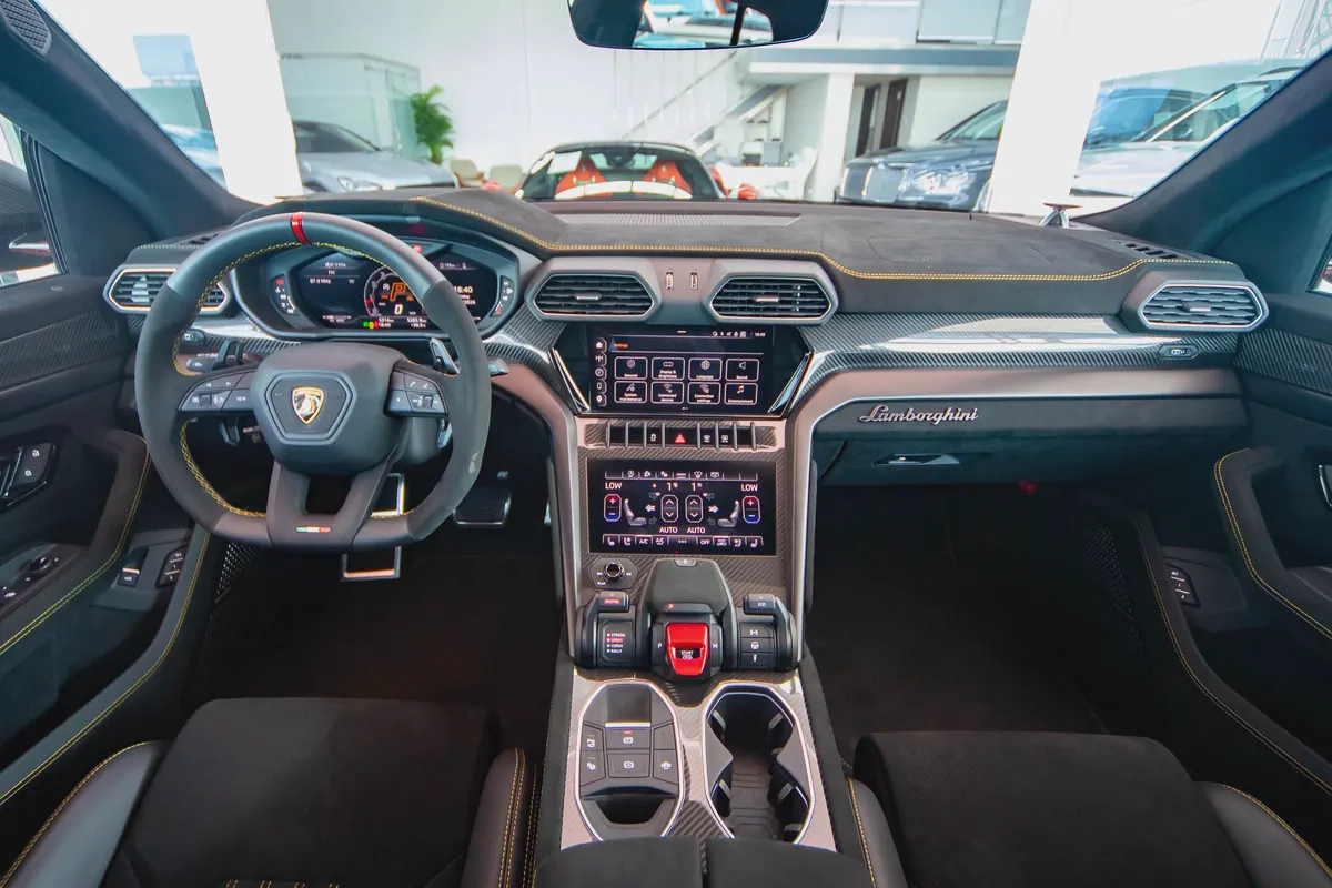 Lamborghini Urus Performante | 2024 | Full Carbon Fiber | Under Warranty-10-10